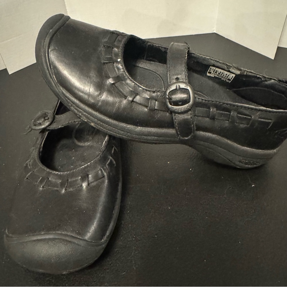 KEEN Black Leather Mary Jane Comfort Shoes | Size 6 | Minor Inside Separation